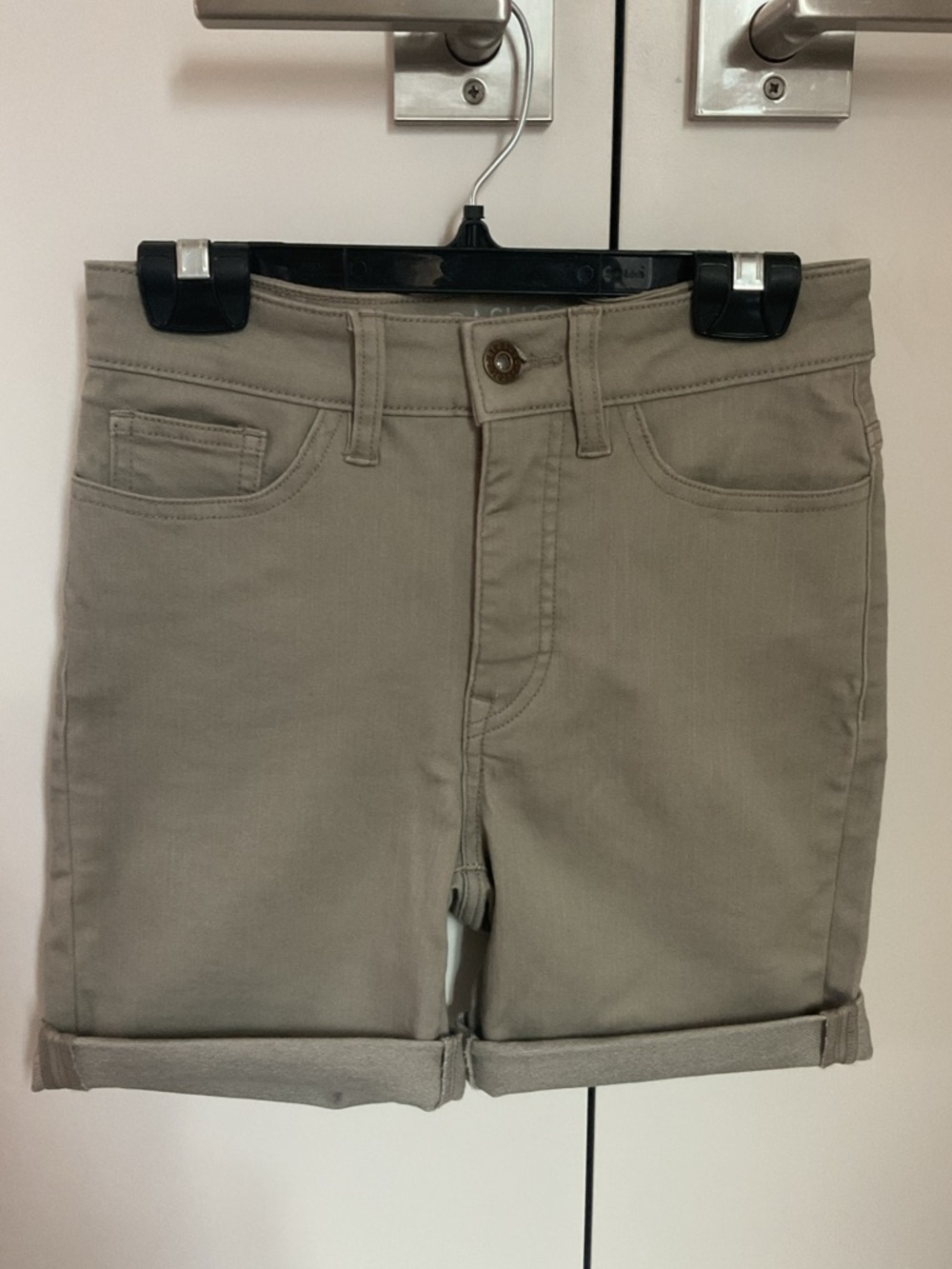 **Parasuco  NEW Womens Olive Rolled Cuffs Shorts